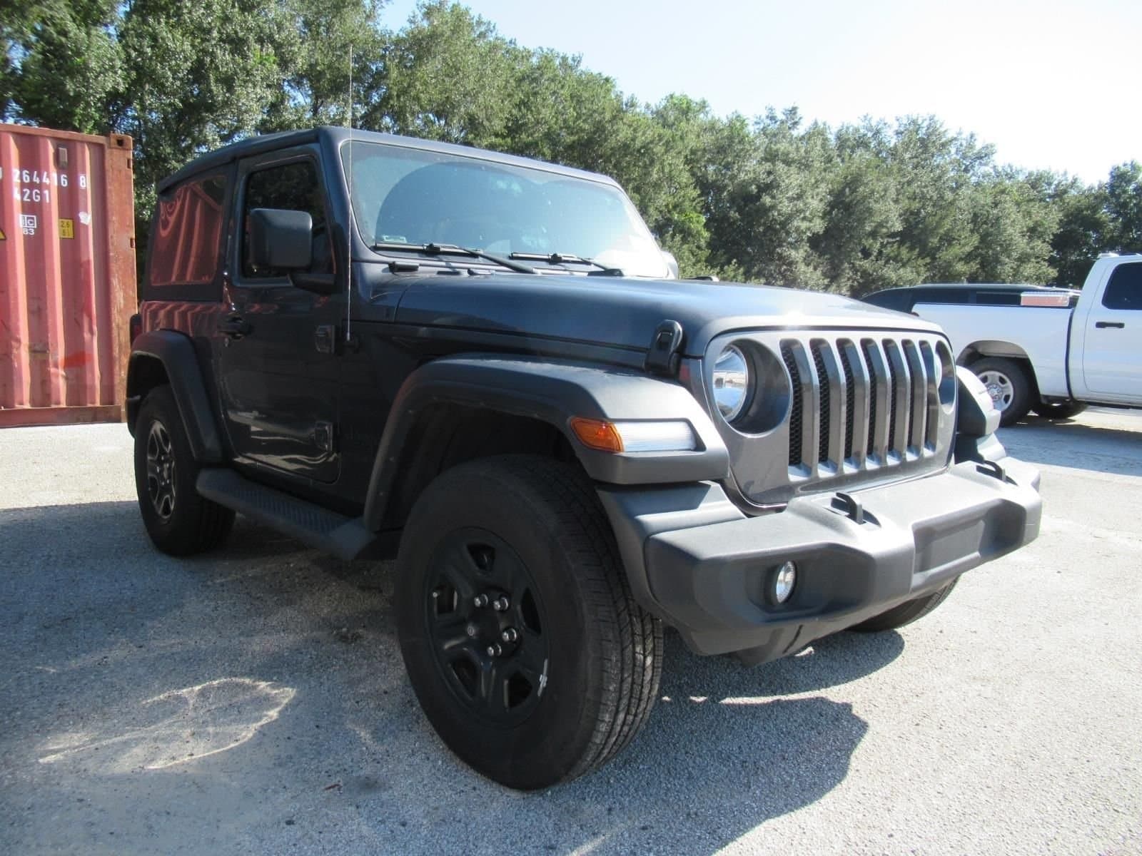 2022 Jeep Wrangler Sport — photo 1 of 5