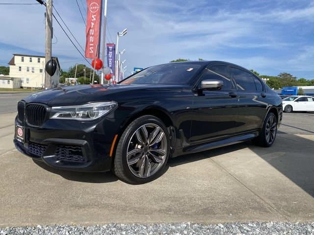 2017 BMW 7 Series M760i xDrive — photo 1 of 35