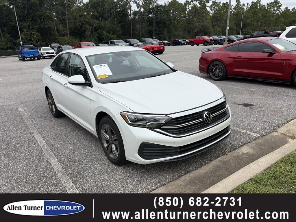 2023 Volkswagen Jetta Base — photo 1 of 4