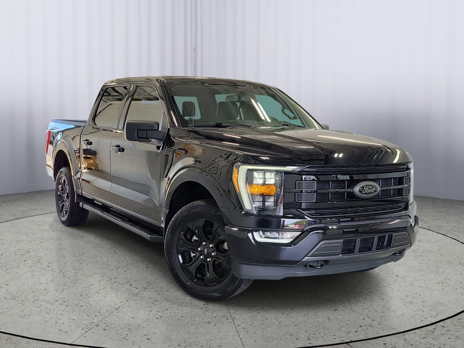 2023 Ford F-150 XLT — photo 1 of 32