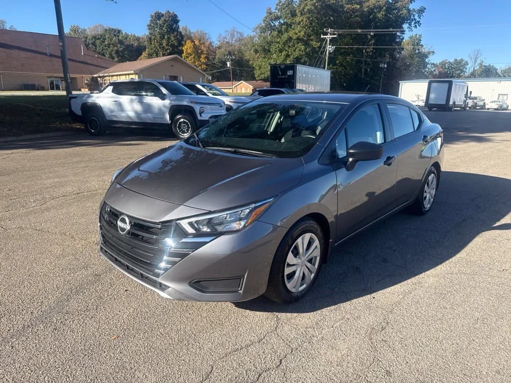 2025 Nissan Versa S — photo 1 of 32