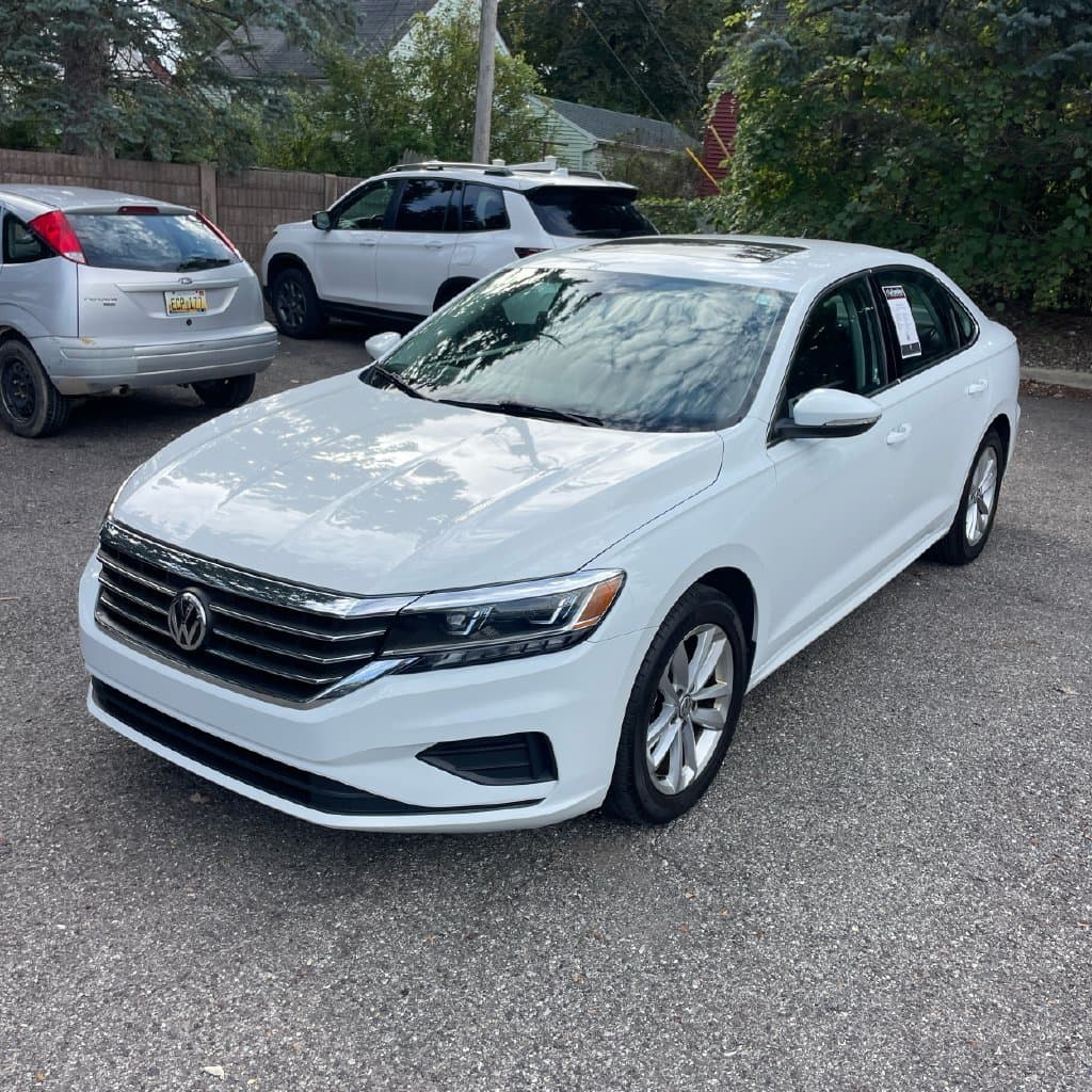 2020 Volkswagen Passat 2.0T SE — photo 1 of 11
