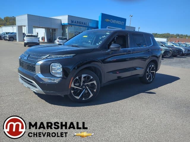 2024 Mitsubishi Outlander SE — photo 1 of 37