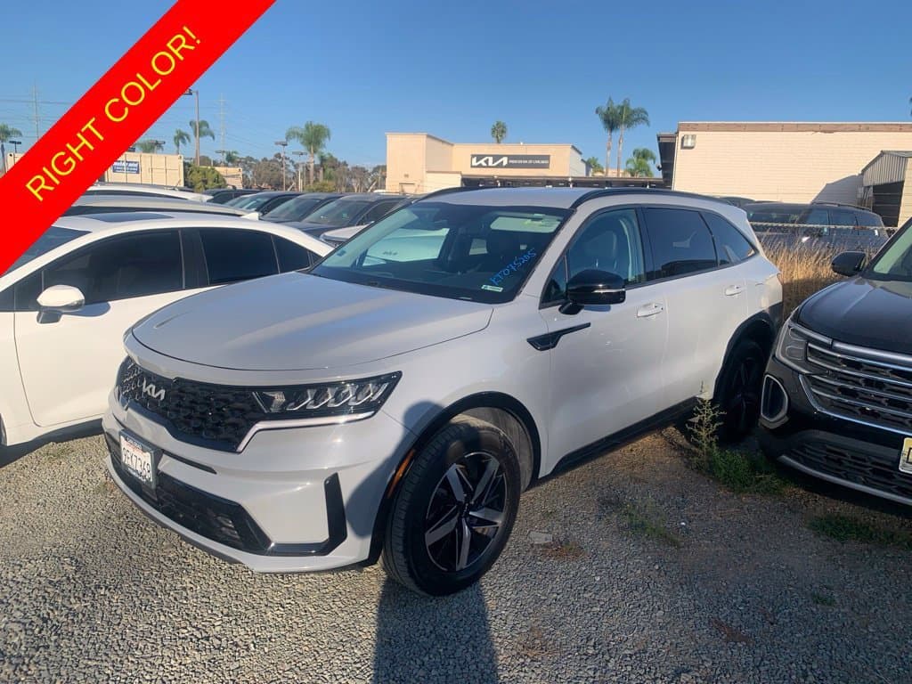 2022 Kia Sorento EX — photo 1 of 10
