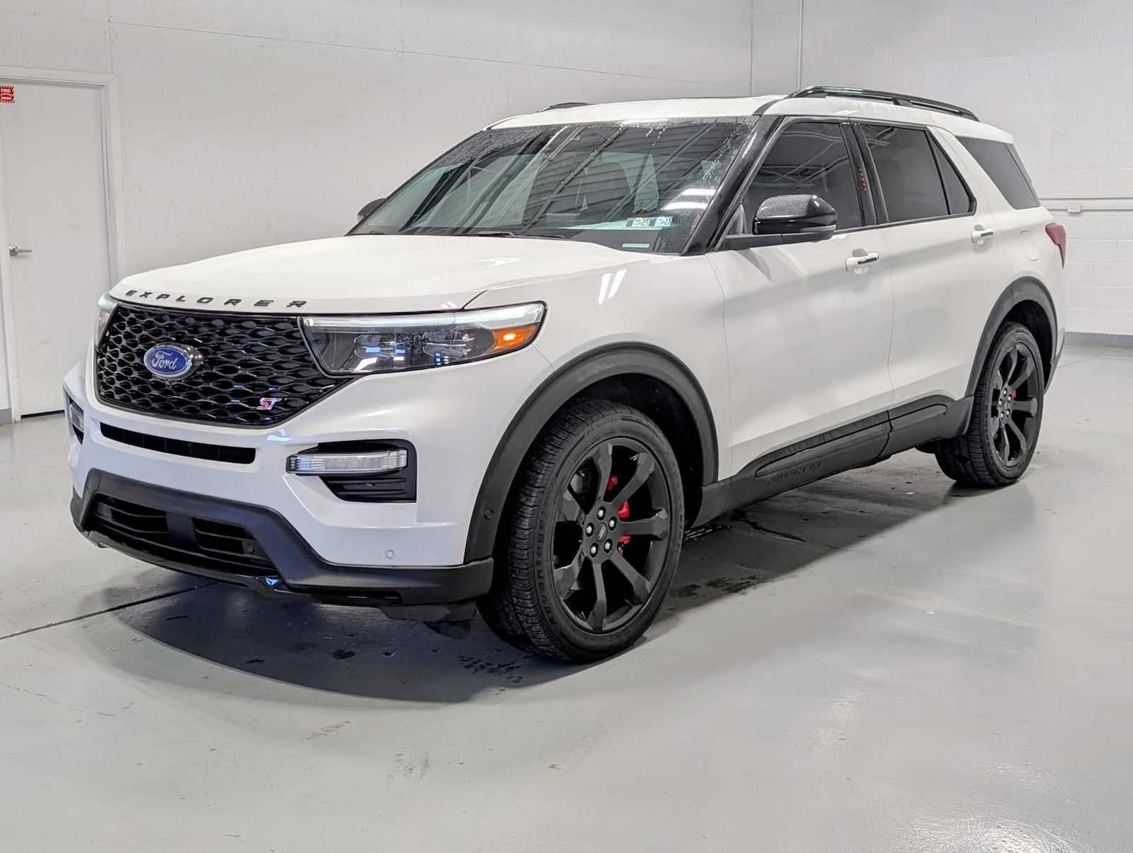 2020 Ford Explorer ST — photo 1 of 43