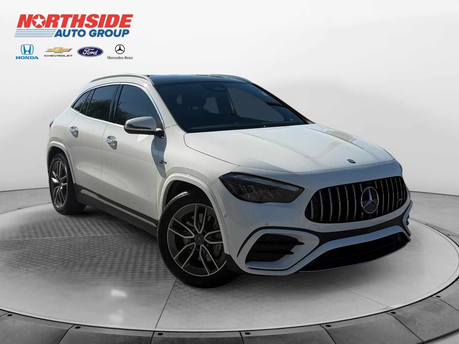 2026 Mercedes-Benz GLA AMG GLA 35 — photo 1 of 25