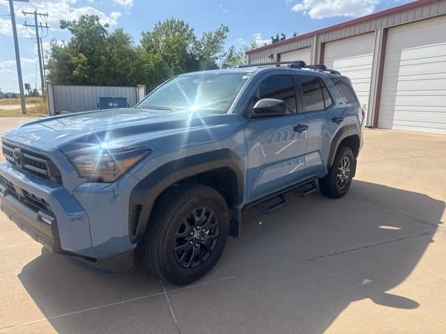 2025 Toyota 4Runner SR5 — photo 1 of 9