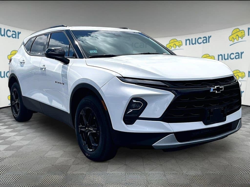 2023 Chevrolet Blazer LT — photo 1 of 37
