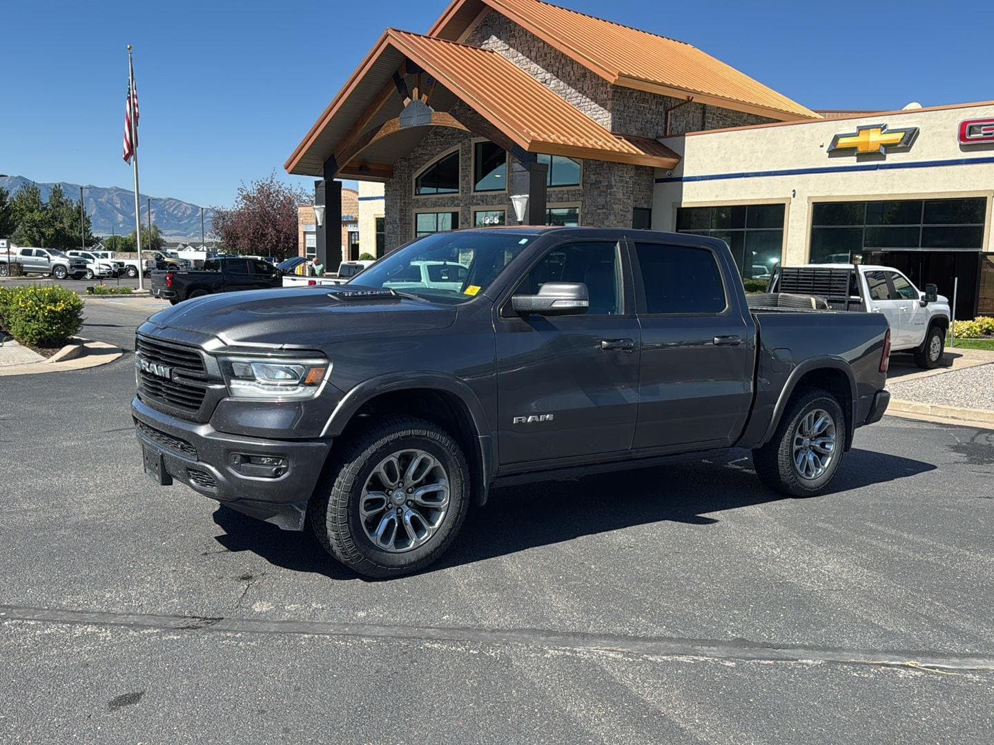 2019 RAM 1500 Laramie — photo 1 of 5