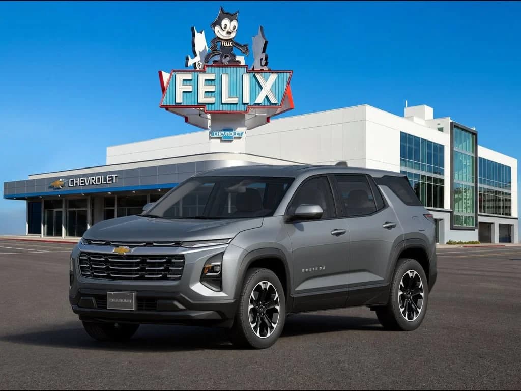 2027 Chevrolet Equinox FWD LT — photo 1 of 11