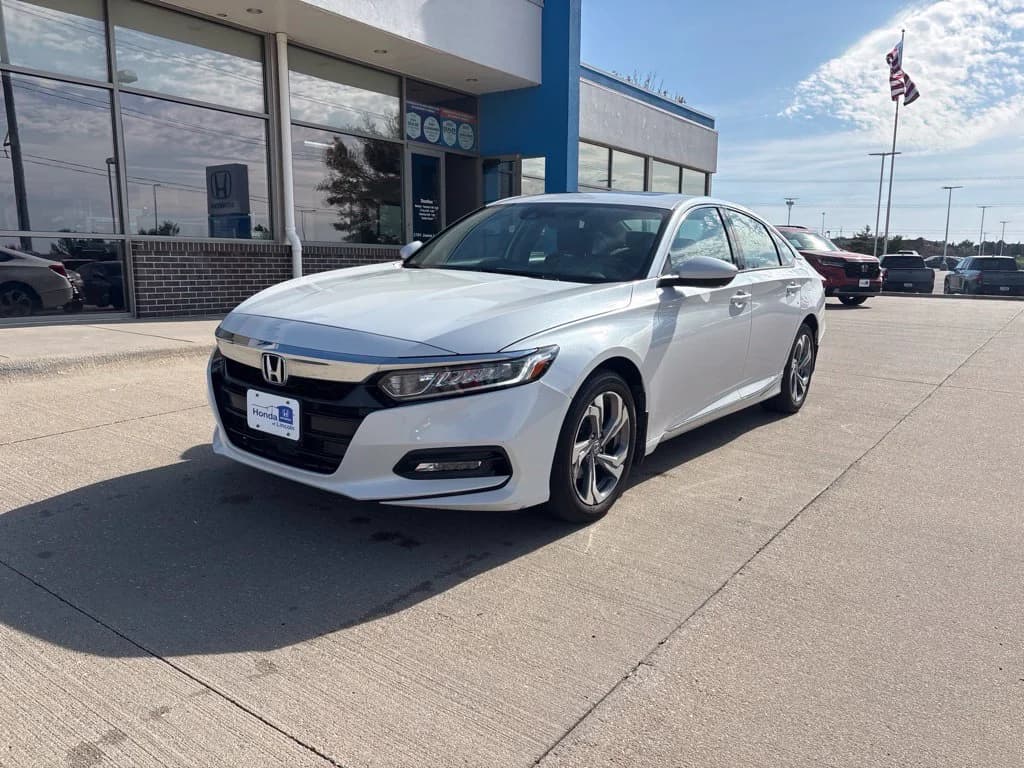 2018 Honda Accord Sedan Base — photo 1 of 39