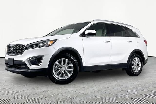 2017 Kia Sorento LX — photo 1 of 30