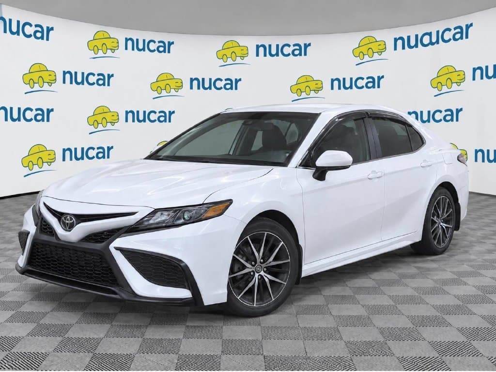 2023 Toyota Camry SE — photo 1 of 13