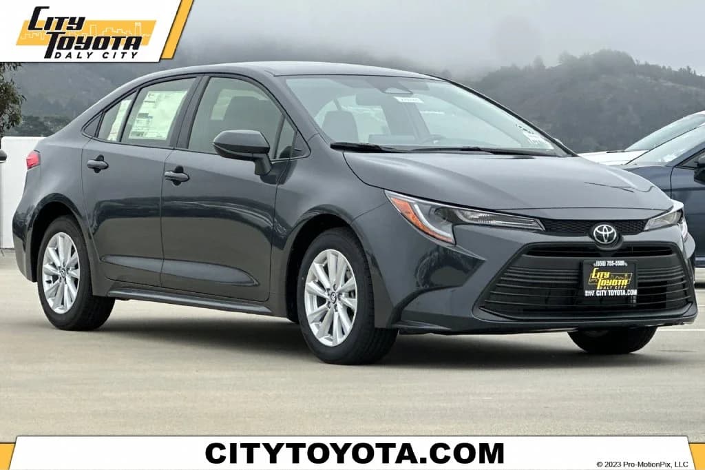 2027 Toyota Corolla LE — photo 1 of 33