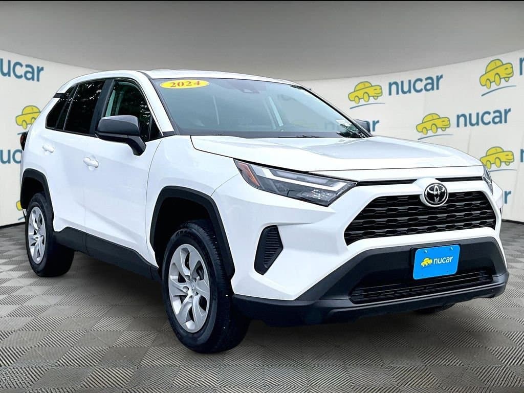 2024 Toyota RAV4 LE — photo 1 of 36