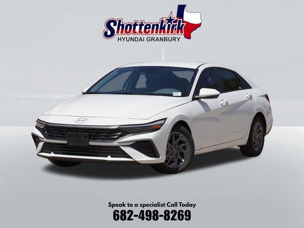 2024 Hyundai ELANTRA SEL — photo 1 of 26