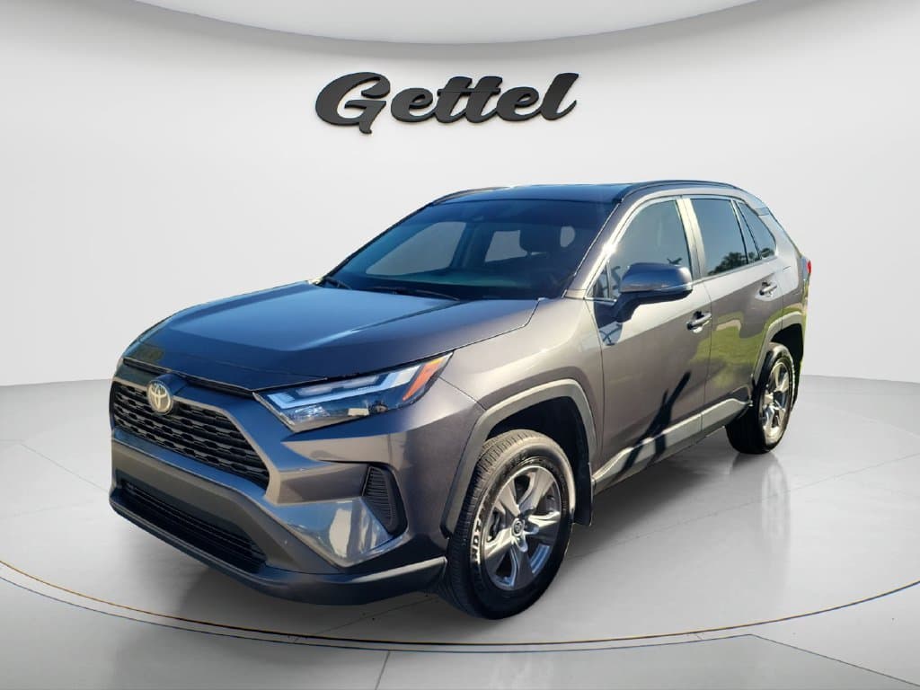 2025 Toyota RAV4 XLE — photo 1 of 13