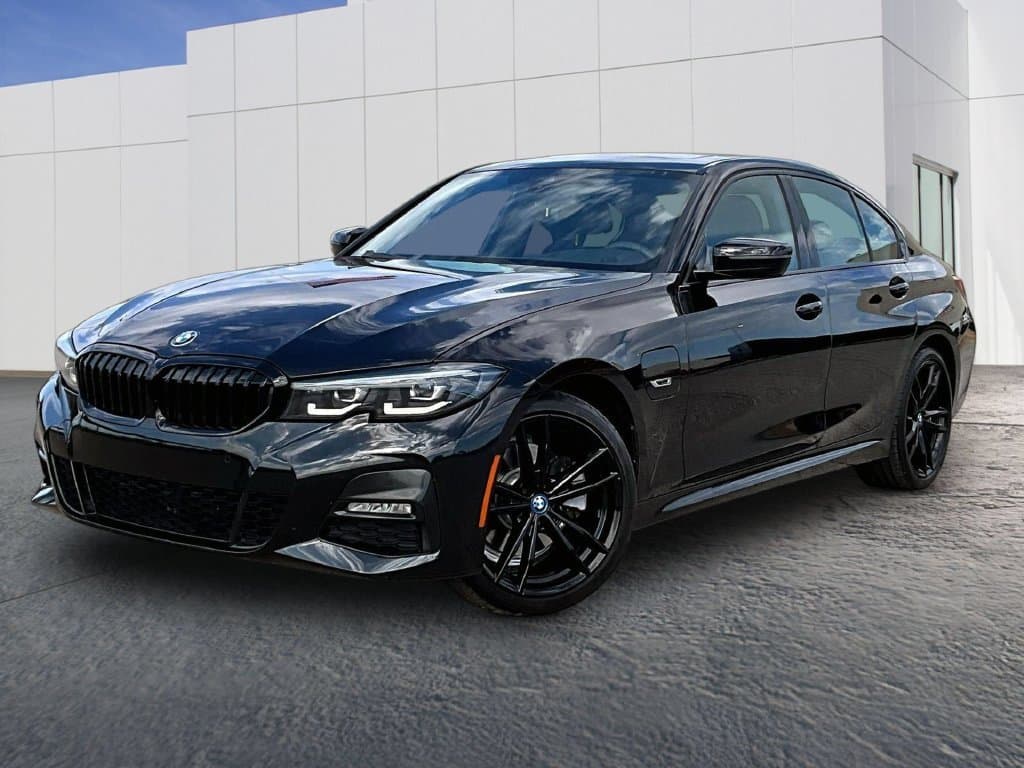 2022 BMW 3 Series 330e — photo 1 of 26