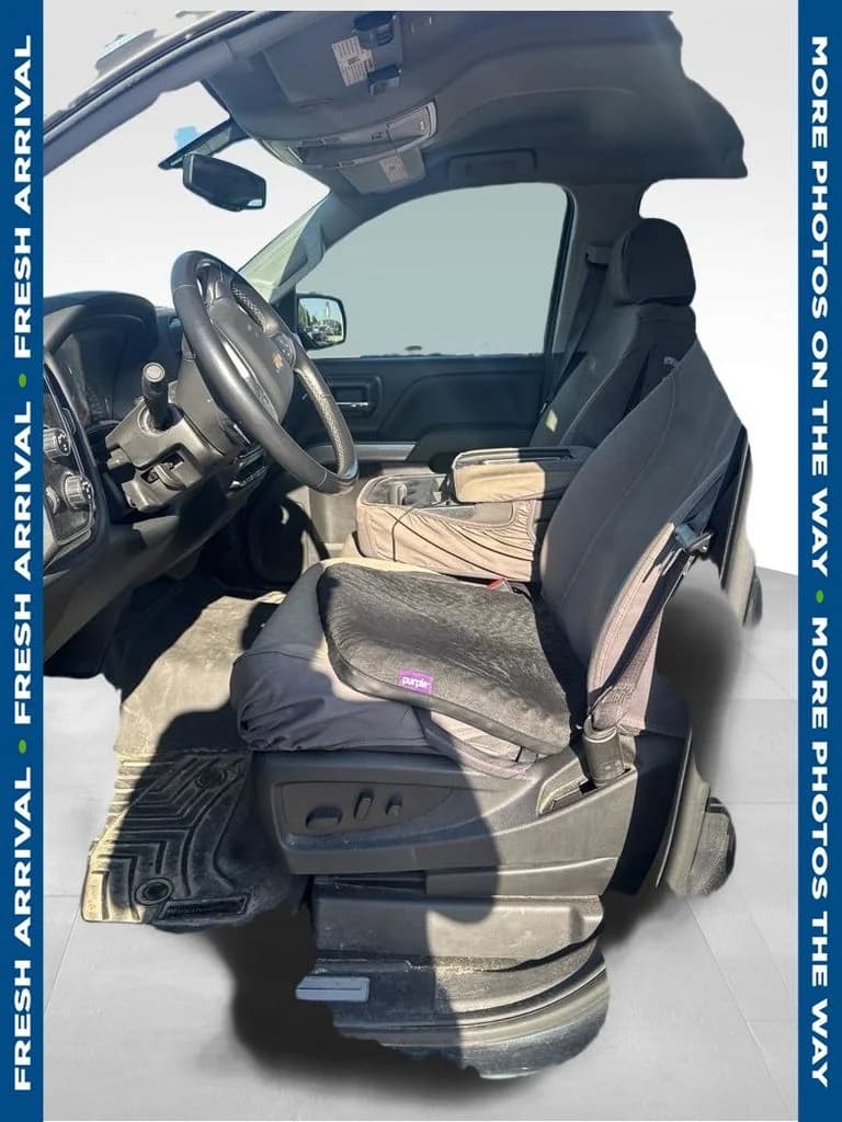 2017 Chevrolet Silverado 1500 LT — photo 1 of 7
