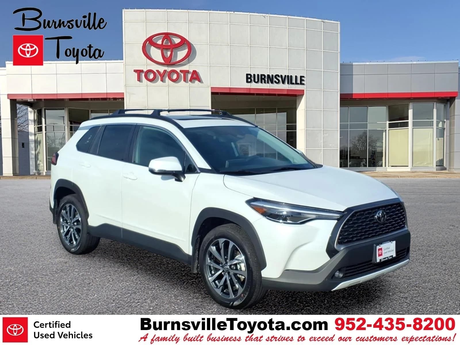 2024 Toyota Corolla Cross XLE — photo 1 of 20