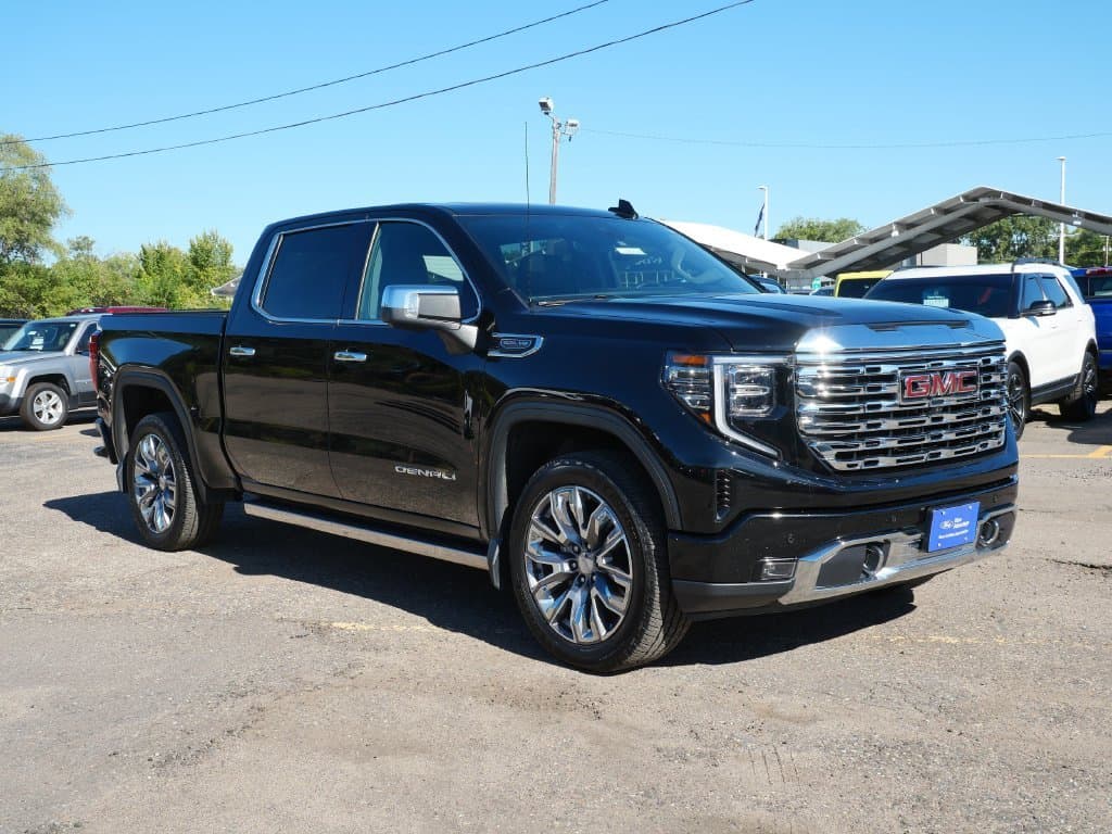 2023 GMC Sierra 1500 Denali — photo 1 of 28