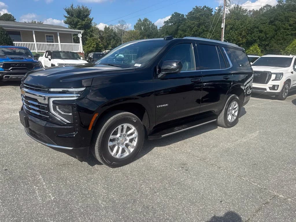 2025 Chevrolet Tahoe LT — photo 1 of 37