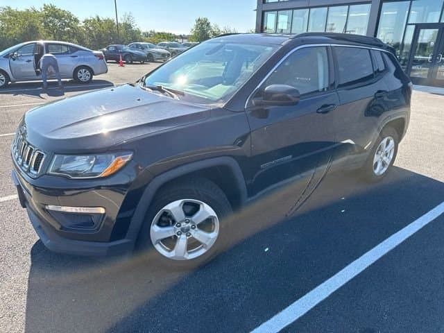 2019 Jeep Compass Latitude — photo 1 of 7