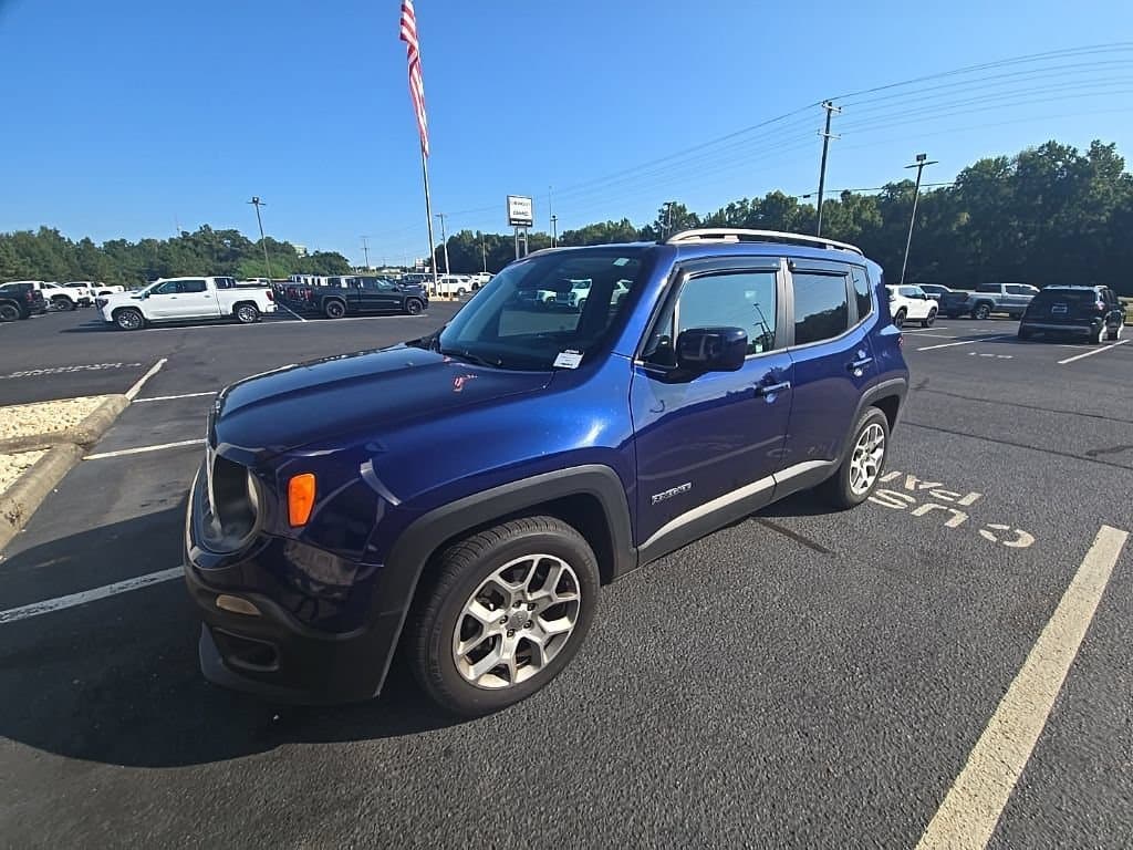 2018 Jeep Renegade Latitude — photo 1 of 17