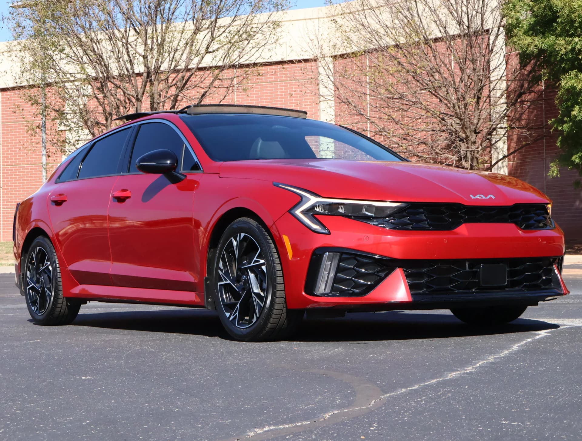 2025 Kia K5 GT-Line — photo 1 of 32