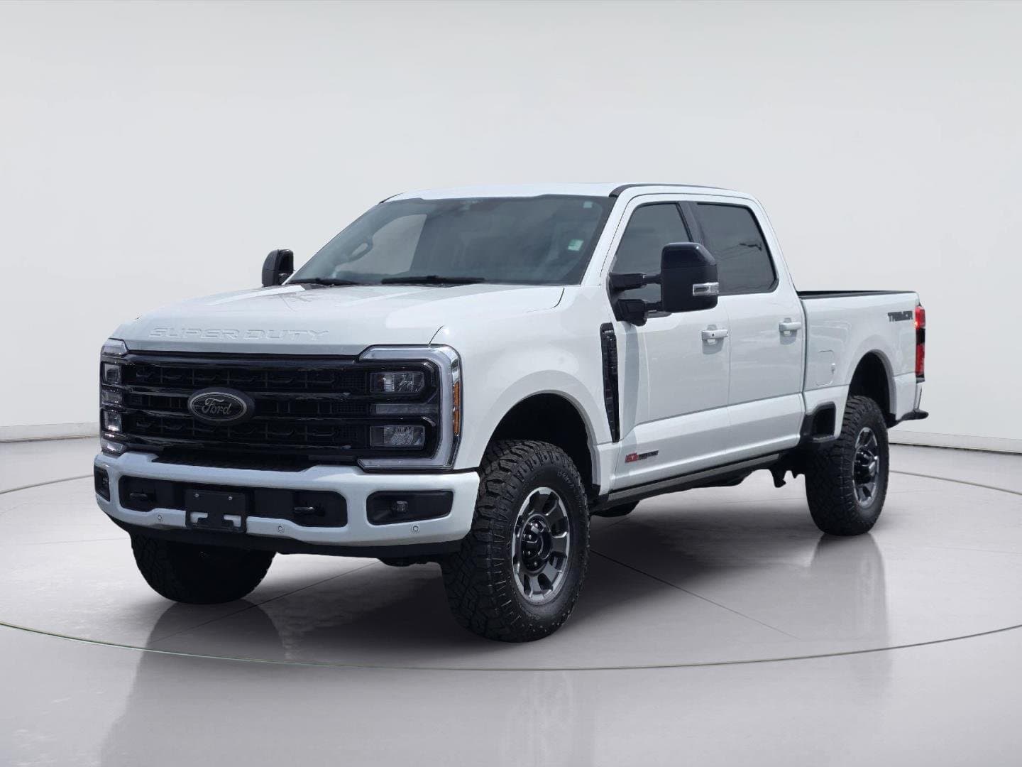 2024 Ford Super Duty F-250 SRW LARIAT — photo 1 of 33
