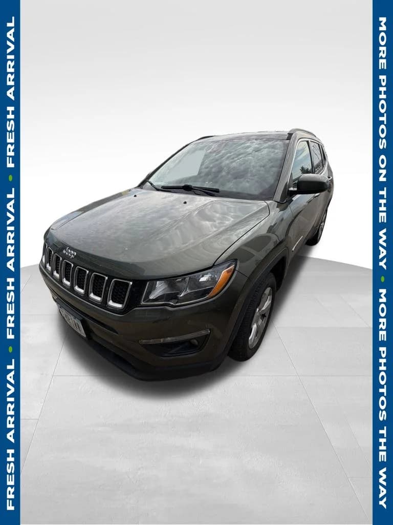 2018 Jeep Compass Latitude — photo 1 of 6