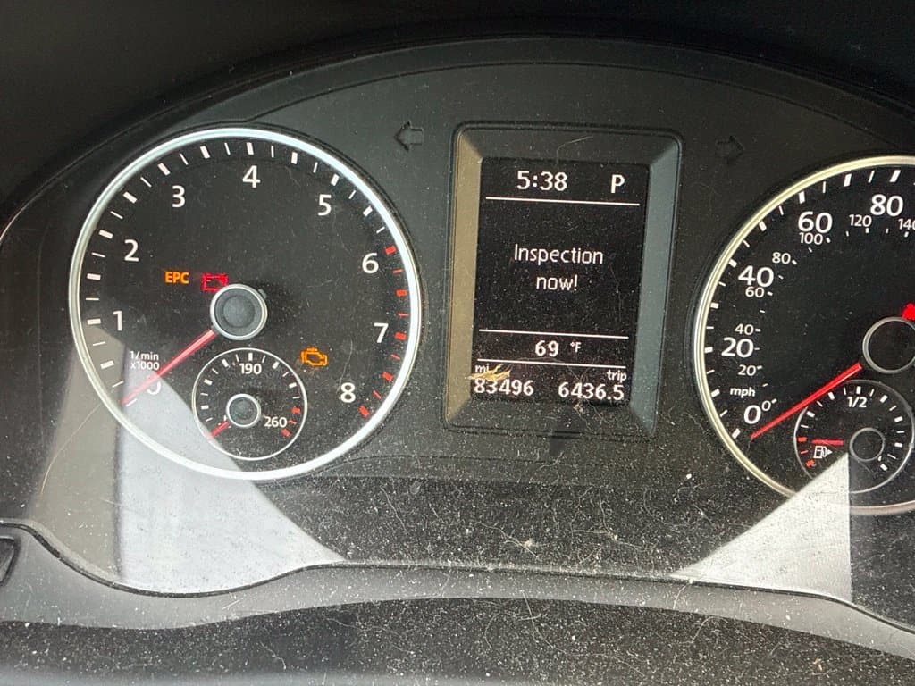 2016 Volkswagen Tiguan S — photo 1 of 8