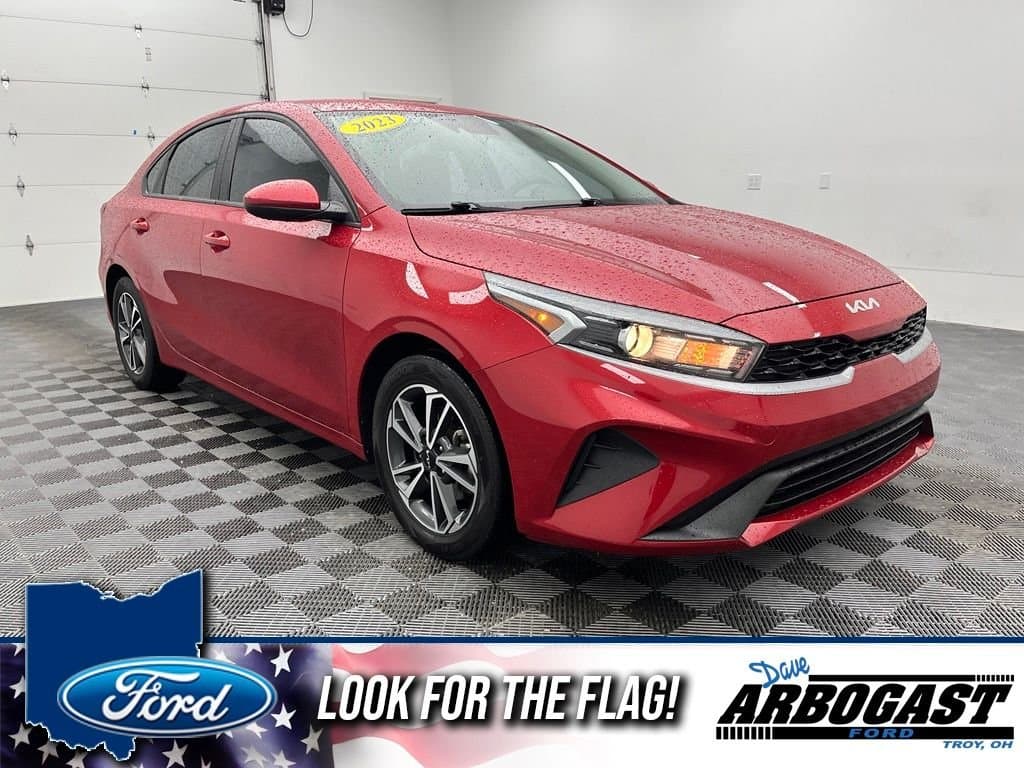 2023 Kia Forte LXS — photo 1 of 40