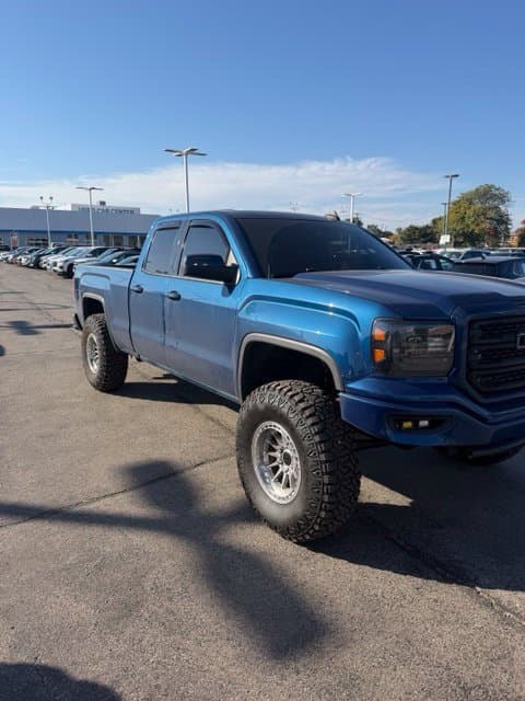 2018 GMC Sierra 1500 SLT — photo 1 of 15