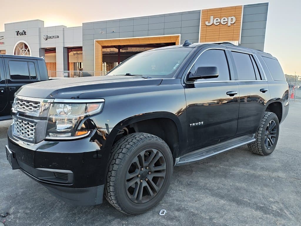 2017 Chevrolet Tahoe LT — photo 1 of 12