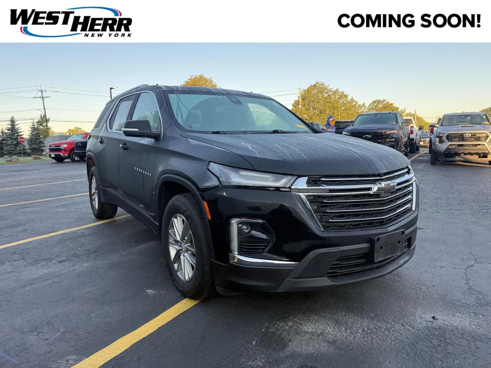 2023 Chevrolet Traverse LT Cloth — photo 1 of 19