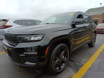 2023 Jeep Grand Cherokee Limited — photo 1 of 5