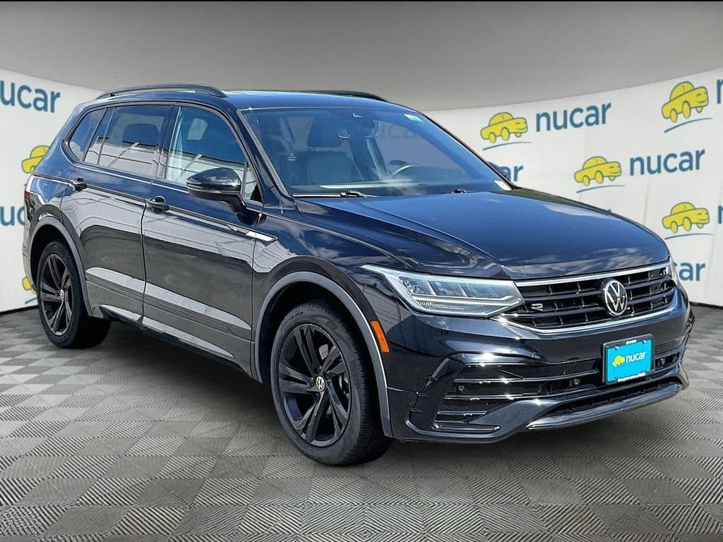 2023 Volkswagen Tiguan SE R-Line Black — photo 1 of 33
