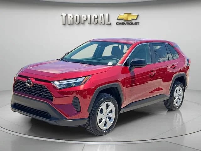 2025 Toyota RAV4 LE — photo 1 of 34