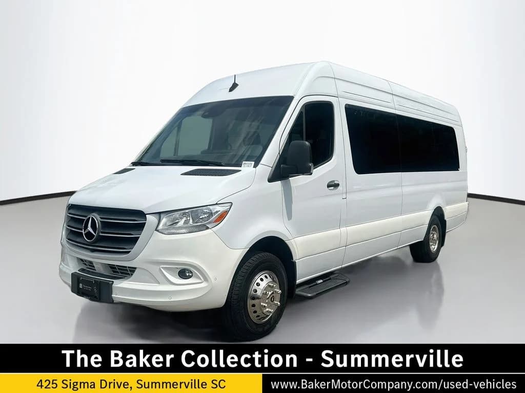 2024 Mercedes-Benz Sprinter 3500 Smartliner 15 Passenger — photo 1 of 33