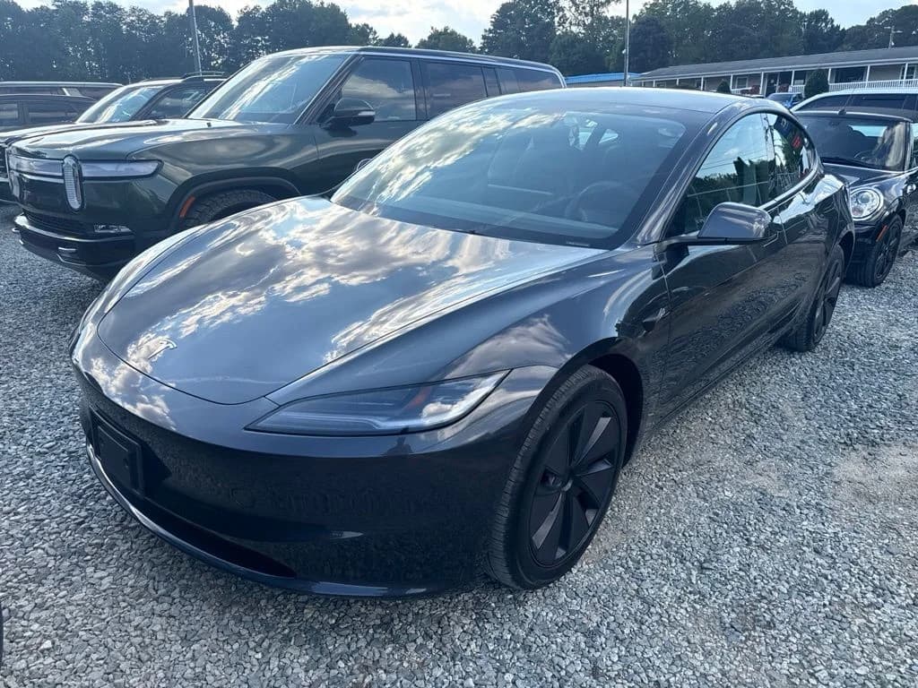 2025 Tesla Model 3 Long Range — photo 1 of 5