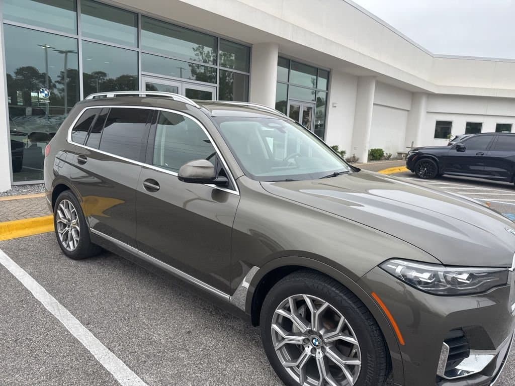2020 BMW X7 xDrive40i — photo 1 of 17