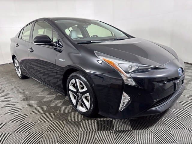 2017 Toyota Prius Three Touring — photo 1 of 19