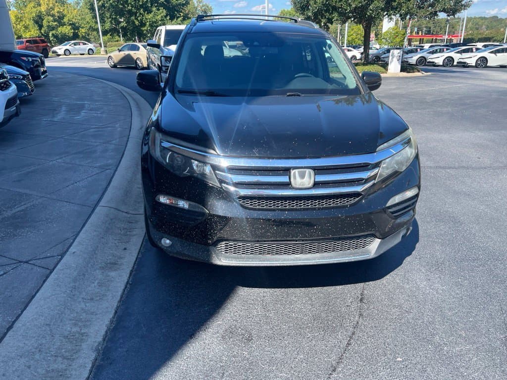 2017 Honda Pilot Elite — photo 1 of 2
