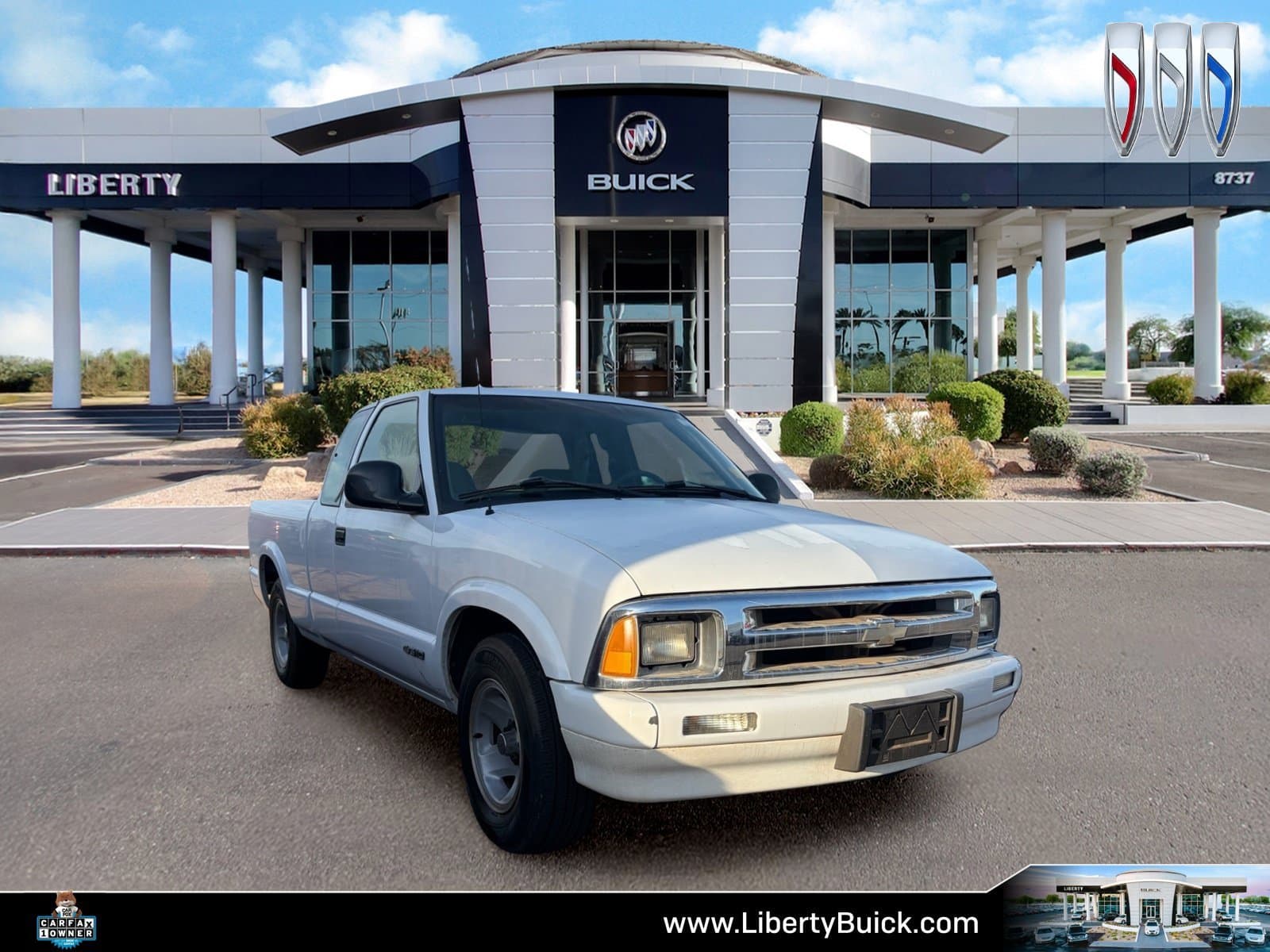 1997 Chevrolet S10 LS — photo 1 of 7