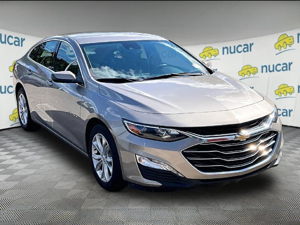 2025 Chevrolet Malibu LT — photo 1 of 15