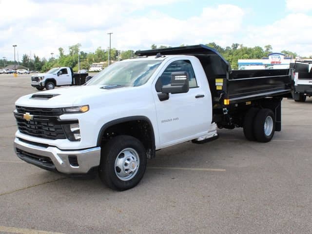 2025 Chevrolet Silverado 3500 HD Chassis Cab Work Truck — photo 1 of 48