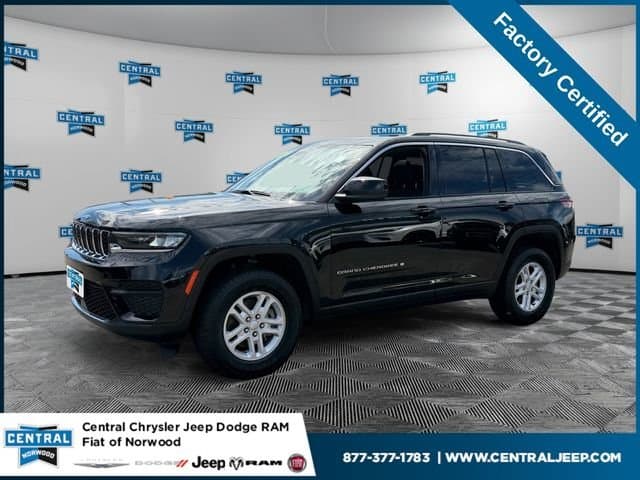 2023 Jeep Grand Cherokee Laredo — photo 1 of 21