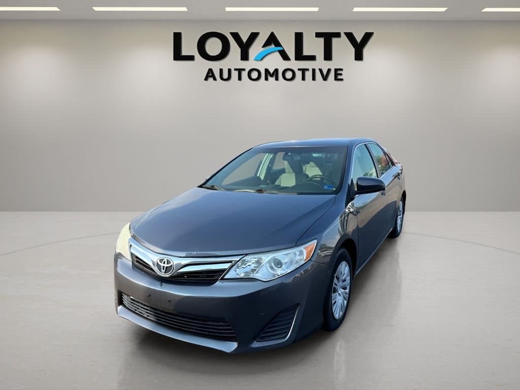 2014 Toyota Camry LE — photo 1 of 30