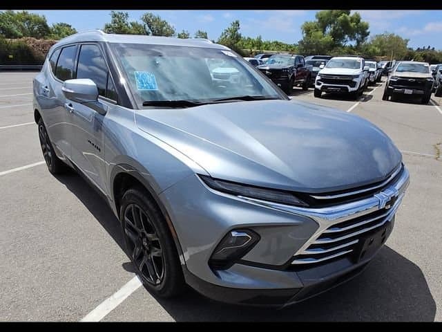 2025 Chevrolet Blazer Premier — photo 1 of 20